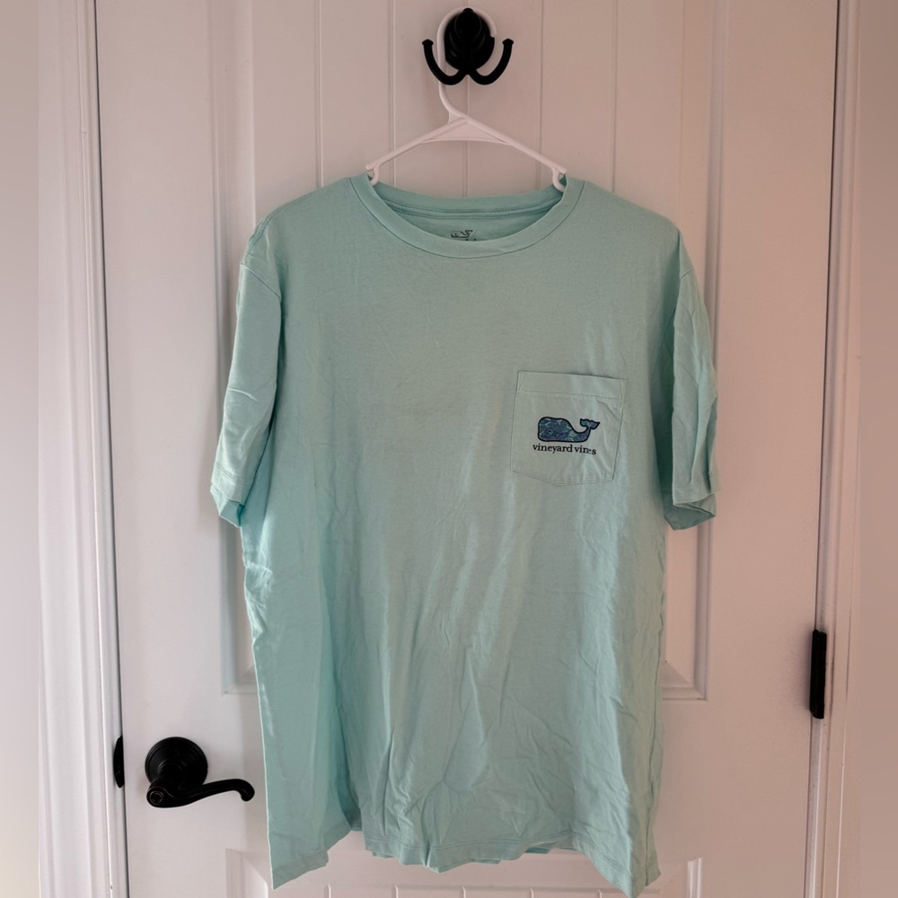 vineyard vines tee shirt